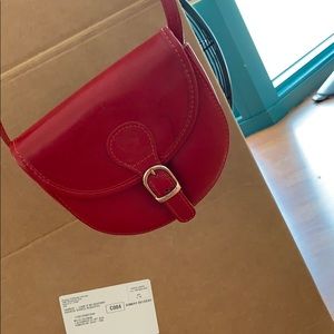 Vera Pelle red clutch